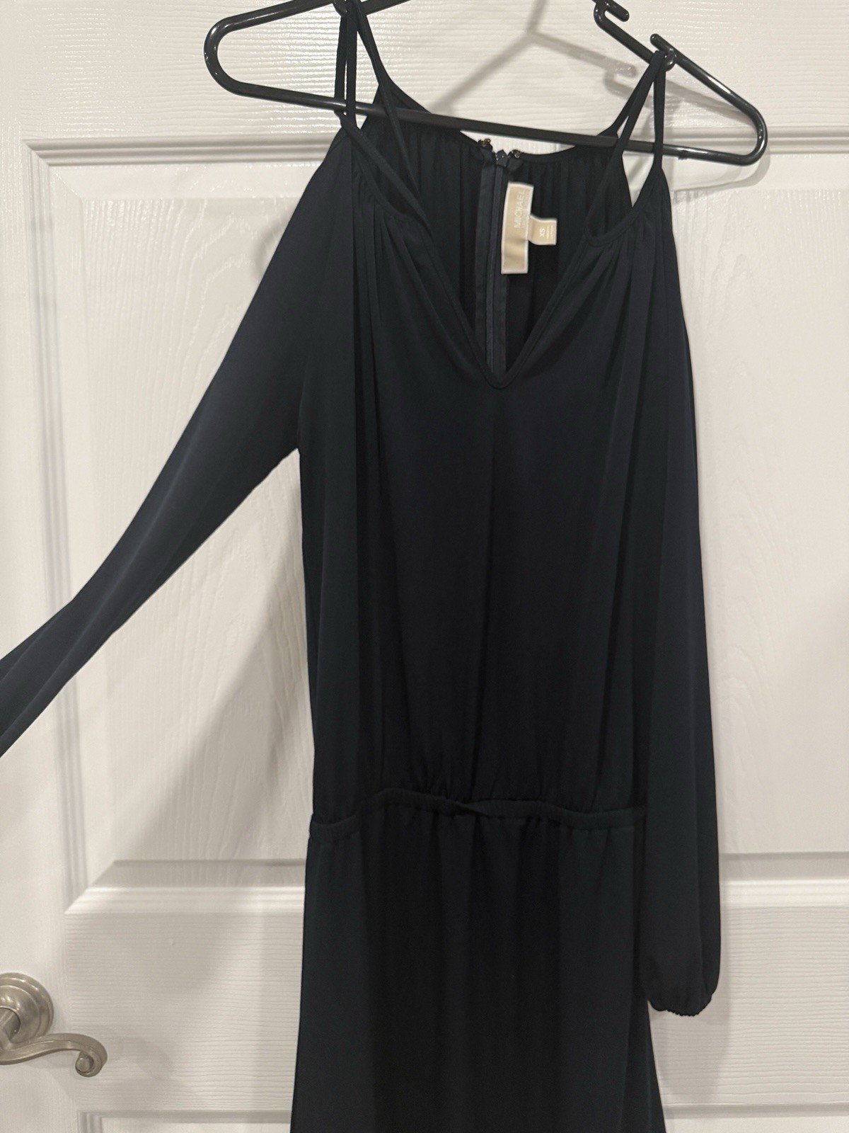 Women’s Dress With Open Shoulder And Long Sleeves