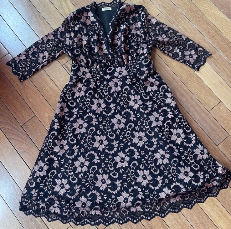 Kiyonna Mon Cherie Plus 2X Floral Lace Midi A-Line V-Neck 3/4 Pocket Dress
