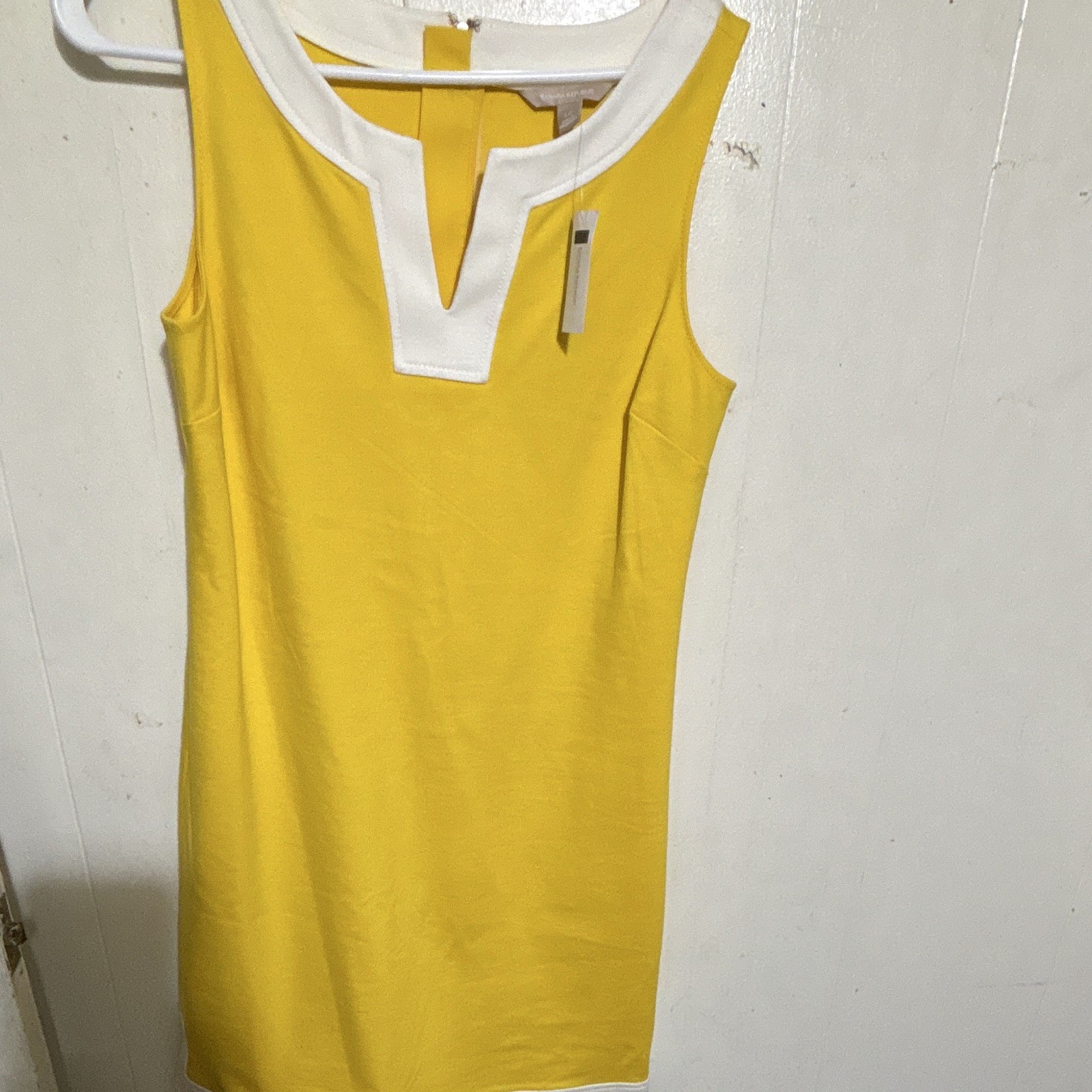 Banana Republic 10 Yellow Solid Sheath Sleeveless Zip Back Short Dress White