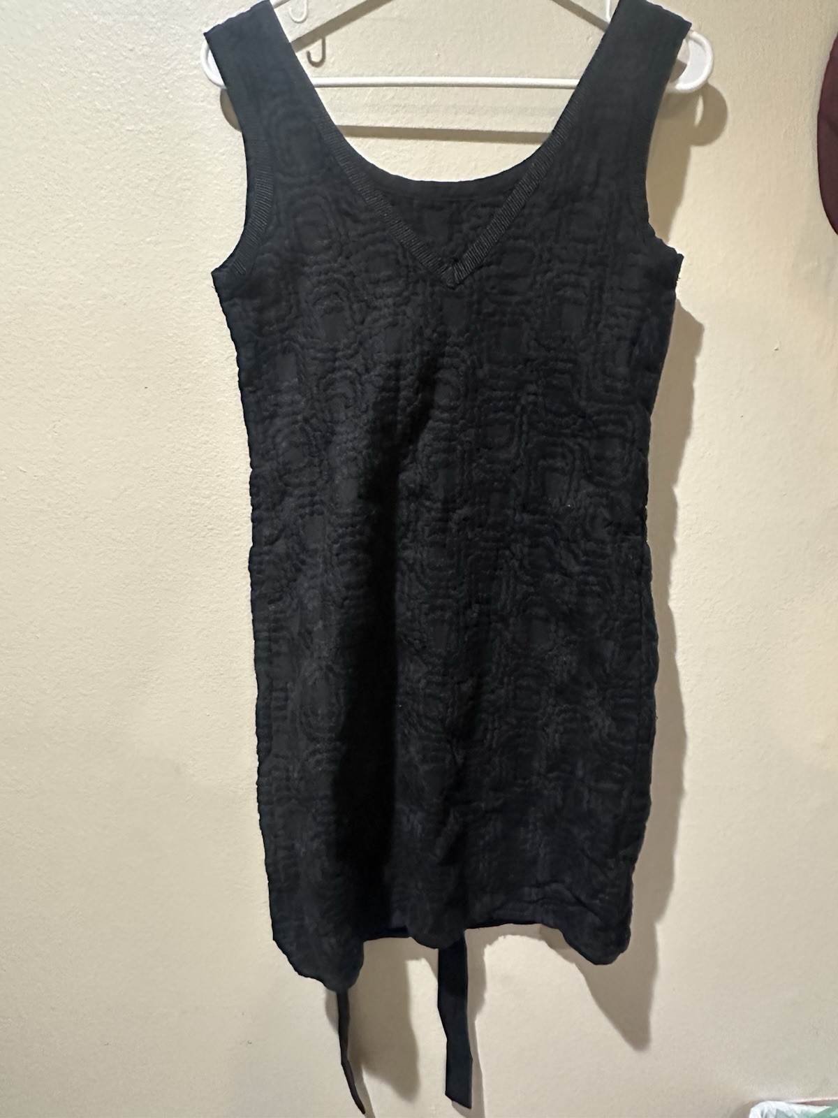 Max Studio Black V-Neck Sleeveless Textured Knit Tie Waist Shift Dress M
