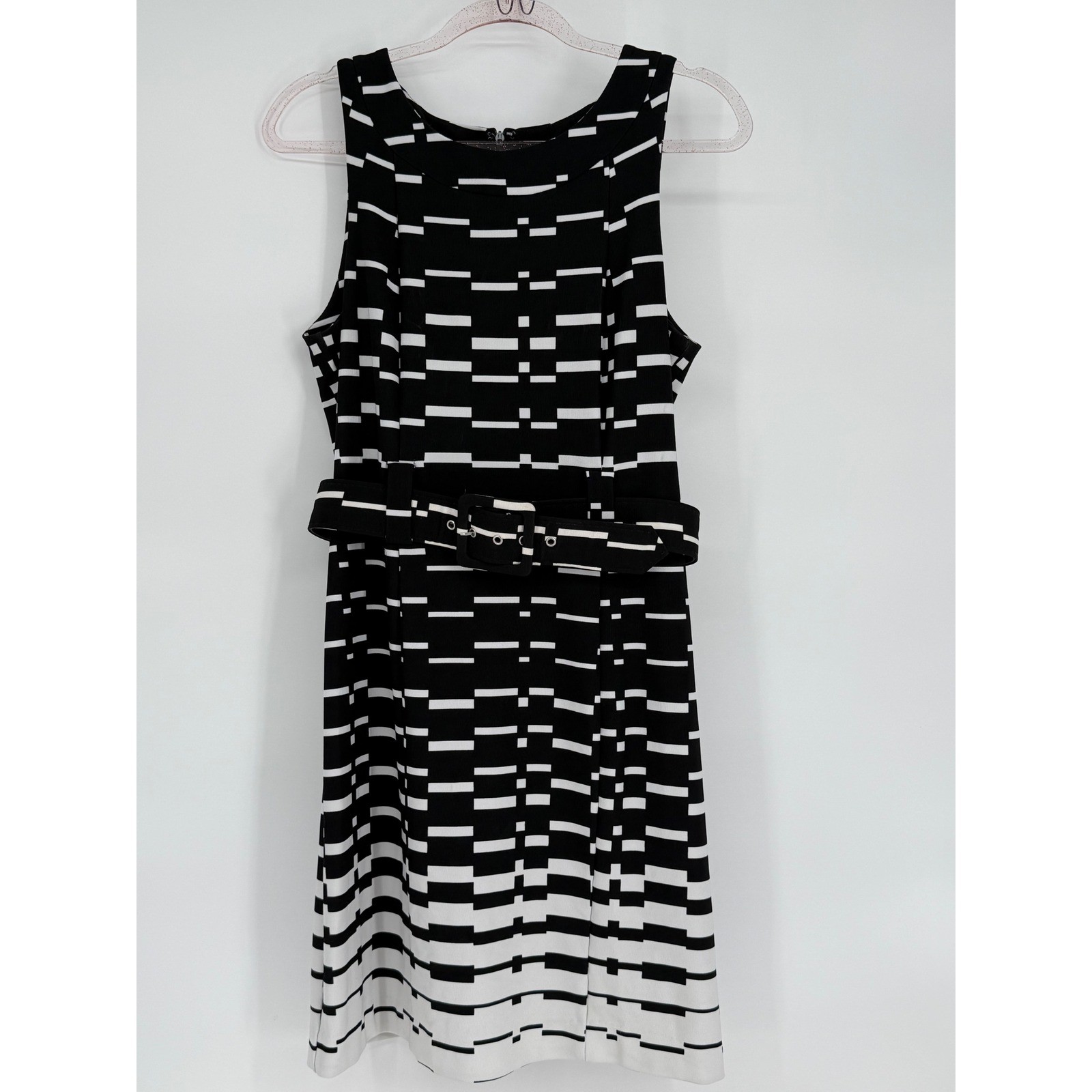 I LE Womens Black White Geometric Print Sleeveless Belted Sheath Dress Sz 10