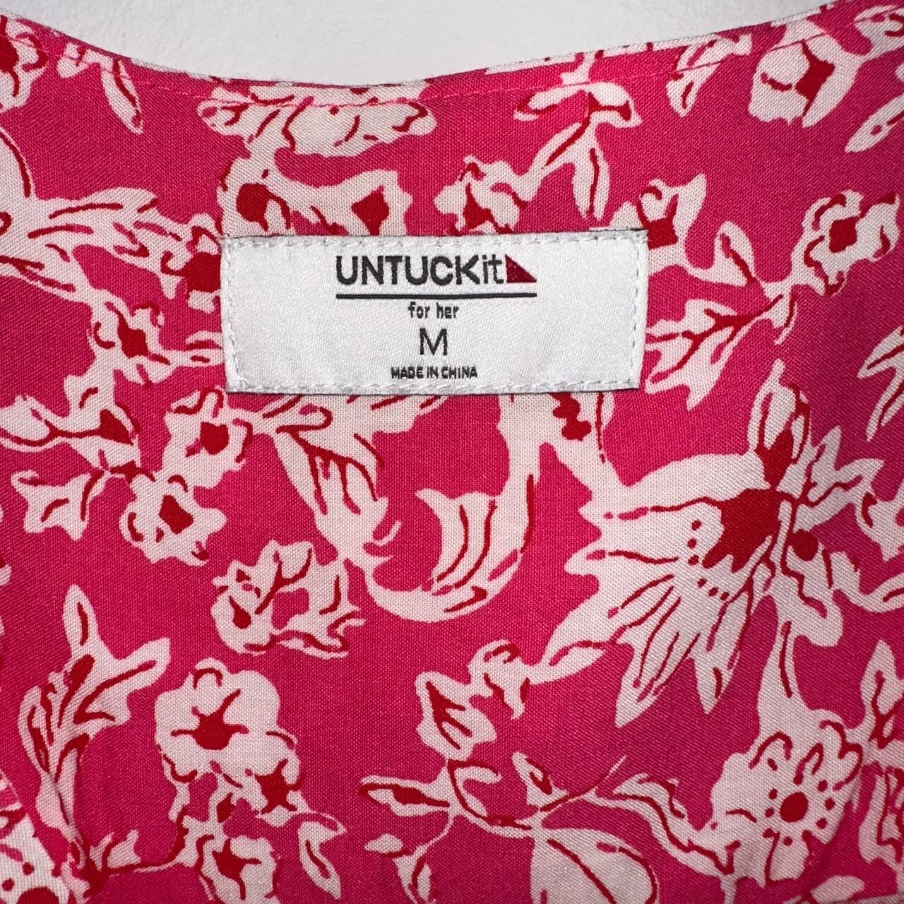 Untuckit Shift Dress M Lucy Sleevless Pink Floral Belted Pockets Ruffled Hem
