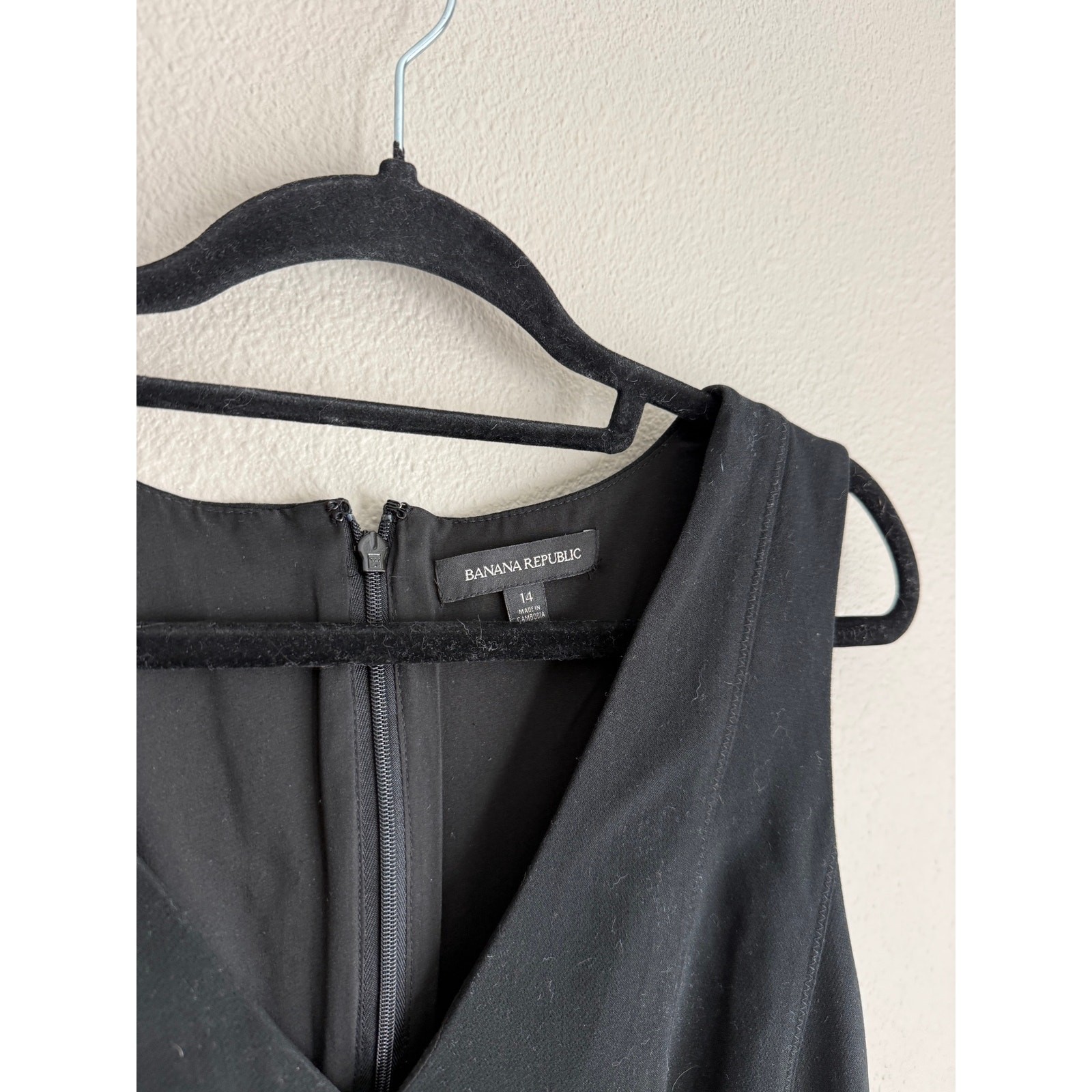 Banana Republic Women’s Sz 14 Sleeve Fit & Flare Dress Black V Neck