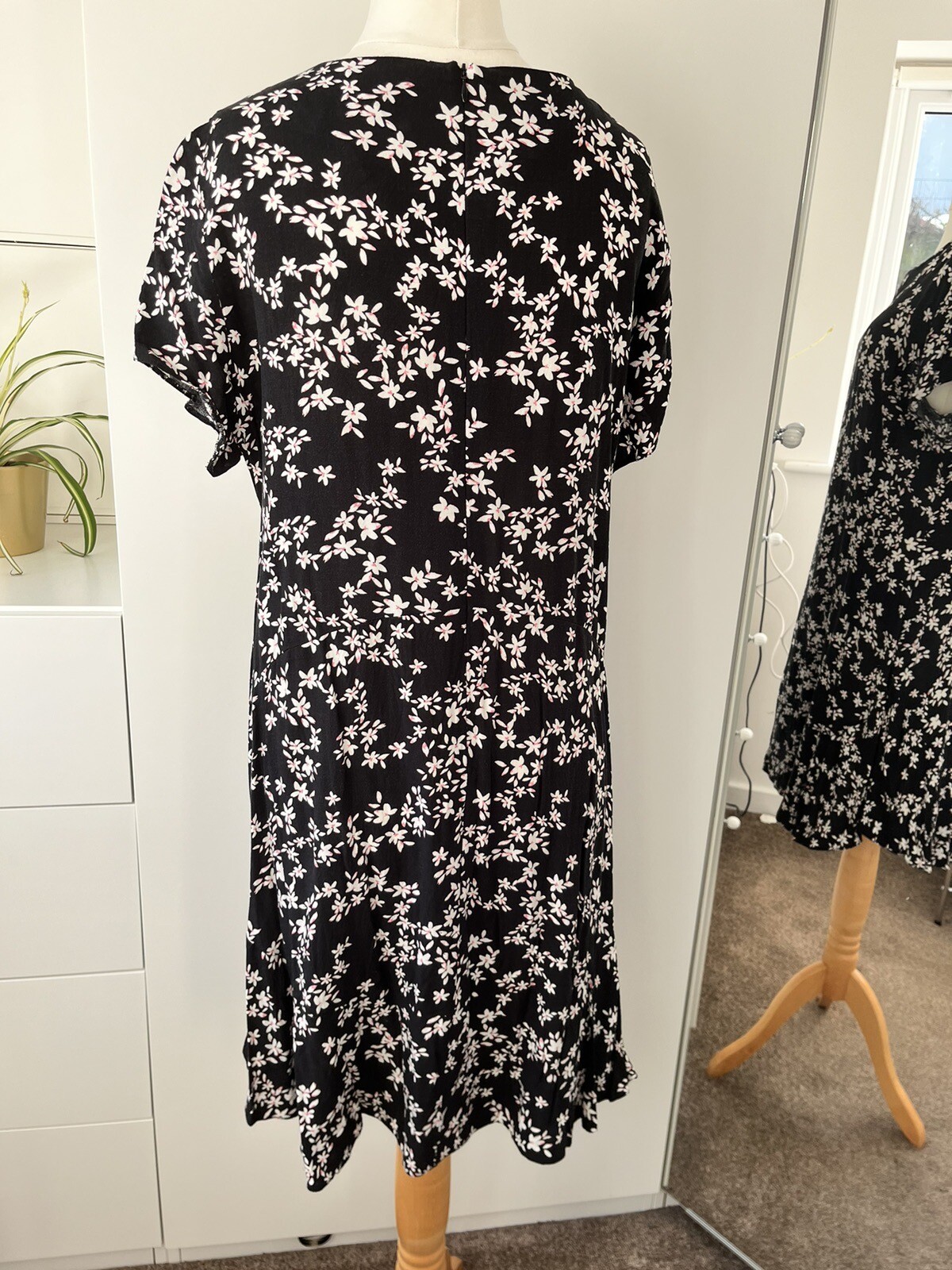 George Size 18 Floral Dress Short Sleeve Non Stretch Black Pink Print A Line