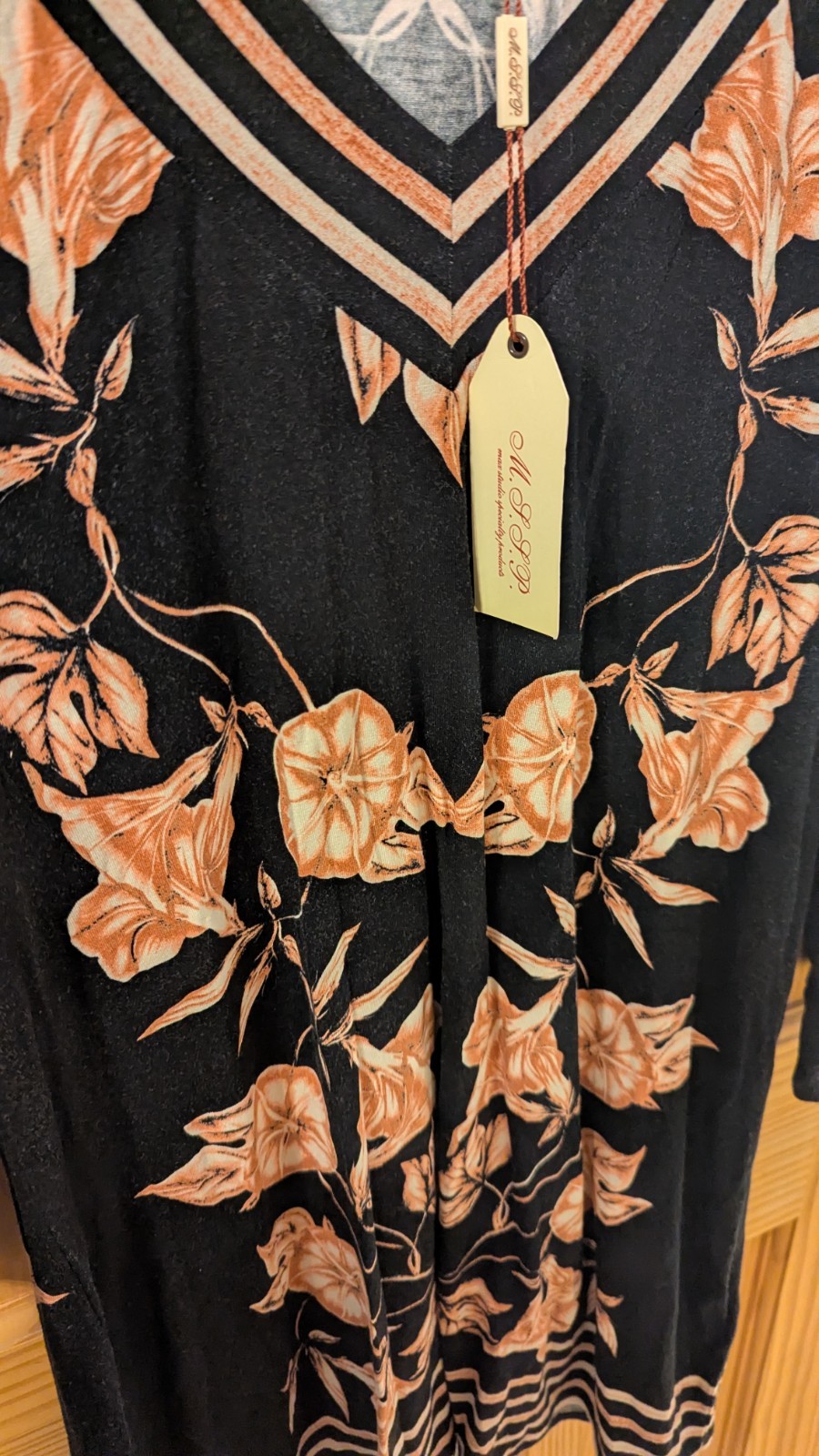 max studio dress Sz Sblack With Floral Print