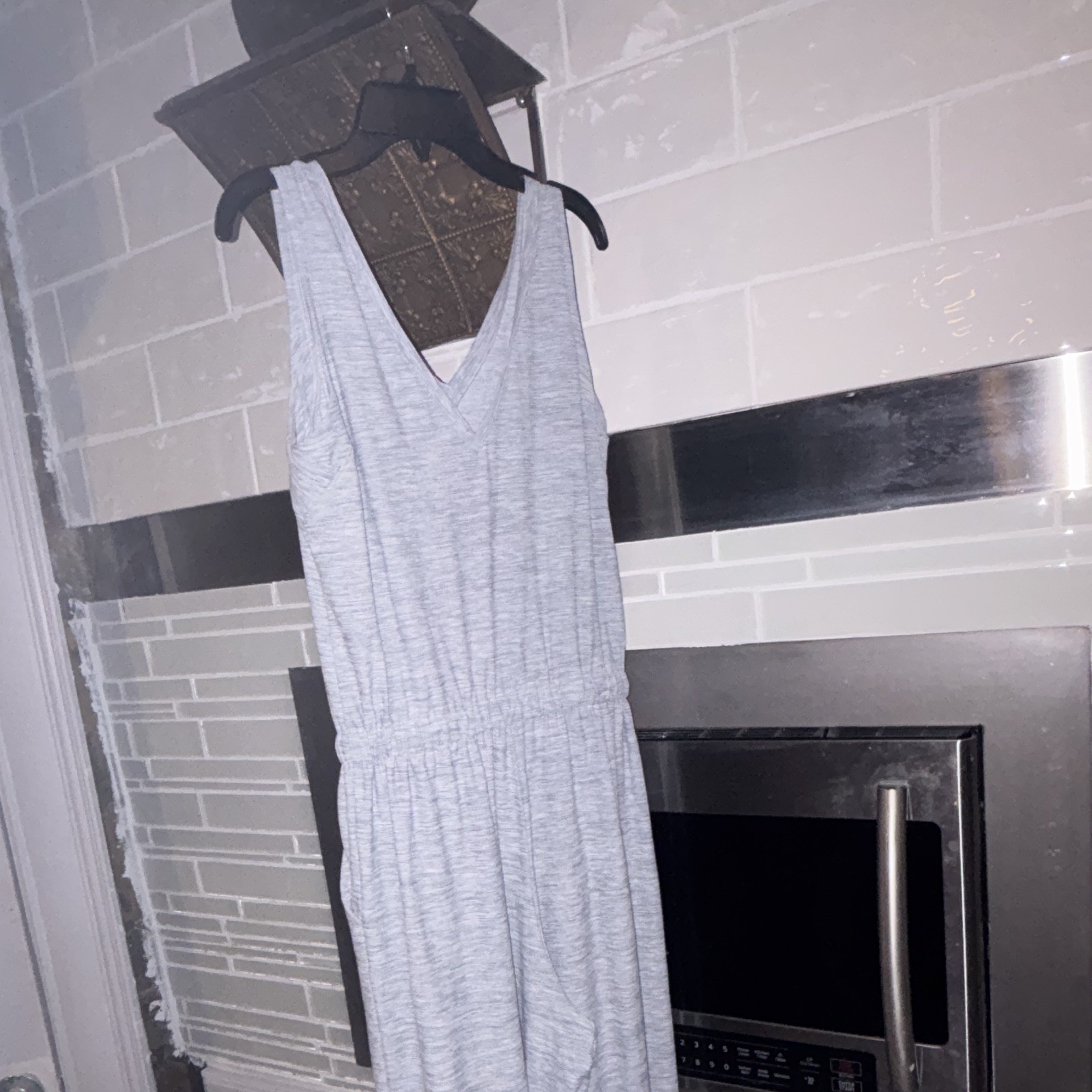 Old Navy Active Gray Sleeveless V-Neck Romper Drawstring Waist Midi Size S