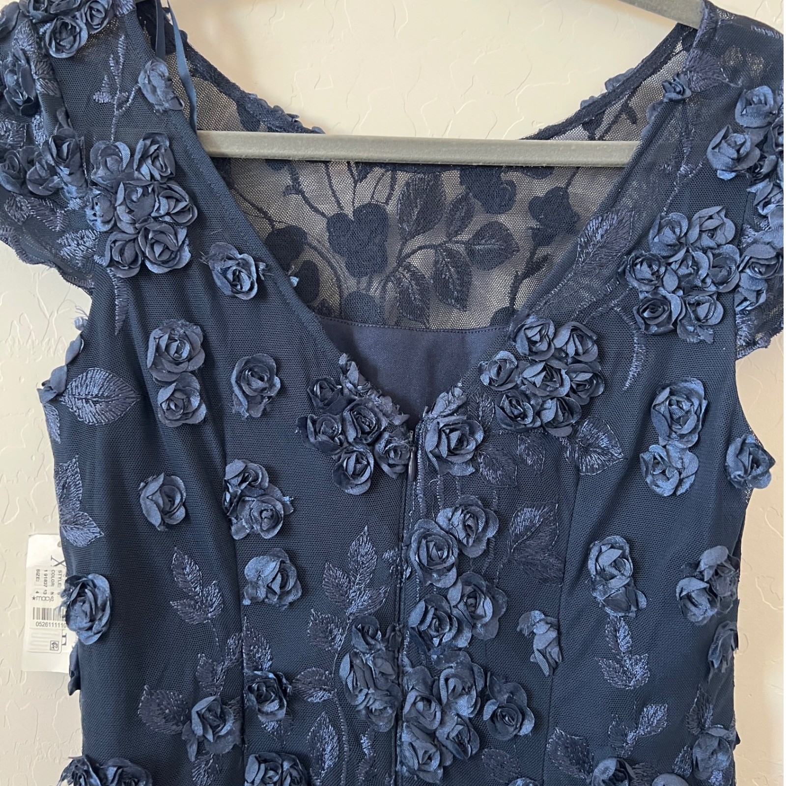 XSCAPE Navy Blue Lace Floral Cap Sleeve V Neck Sheath Dress Size 4
