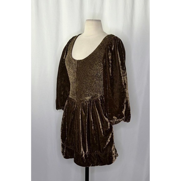 NWT!! FREE PEOPLE Farrier Velvet Mini Dress Smocked Solid Brown Bear Mini Medium
