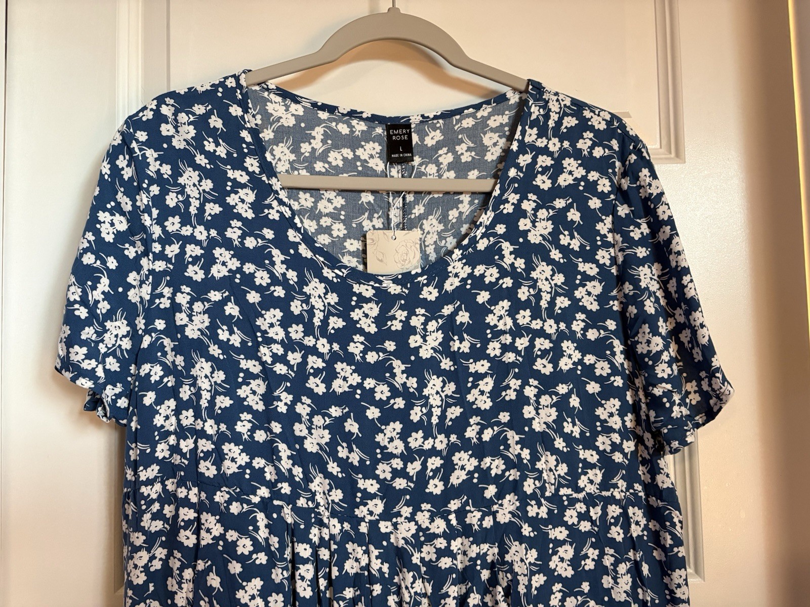 Emery Rose Size L Dress
