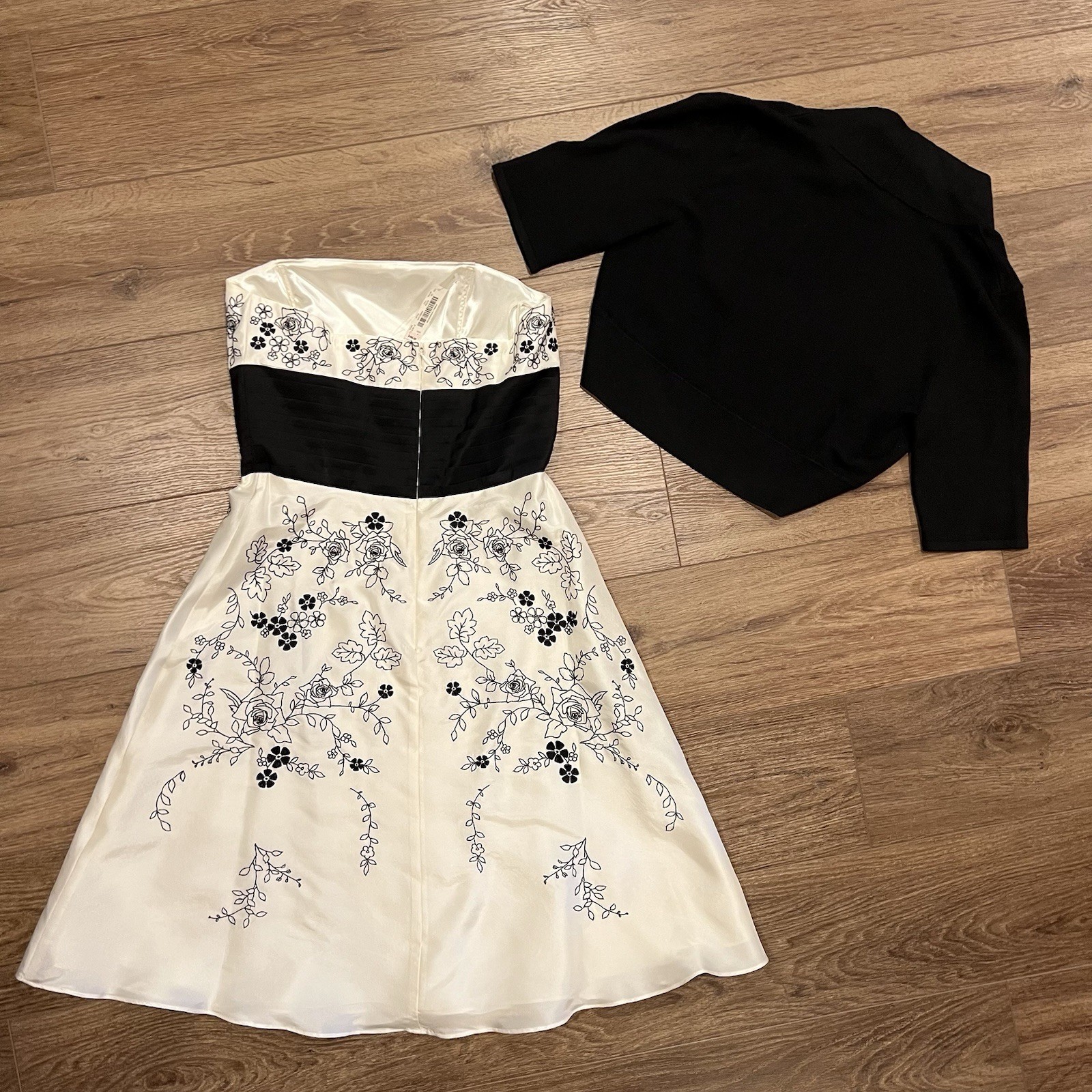 White House Black Market Dress Ivory Floral SILK Fit Flare Strapless NWT Sz 6 S