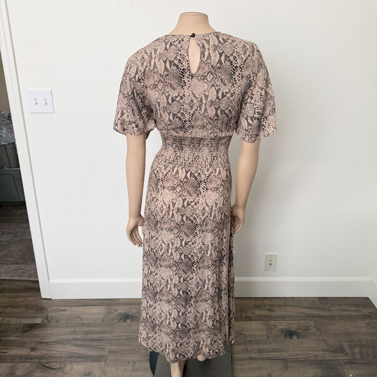 Free Press Sz Large L Snake Print Side Slit Crew Neck Flutter Sleeve Midi Dress