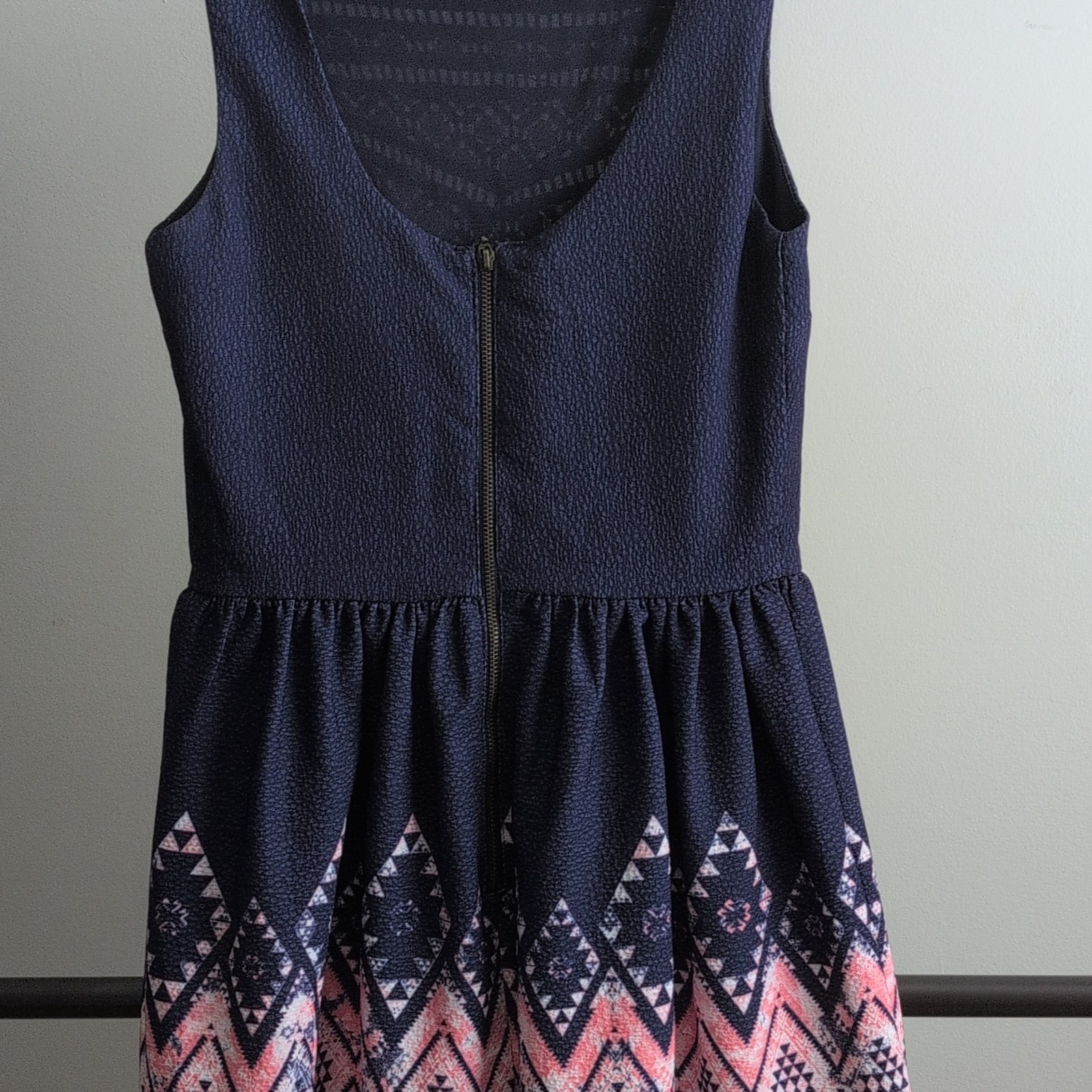 Xhilaration Women’s XS Blue/Pink/White Geometric V-Neck Sleeveless Zip Dress