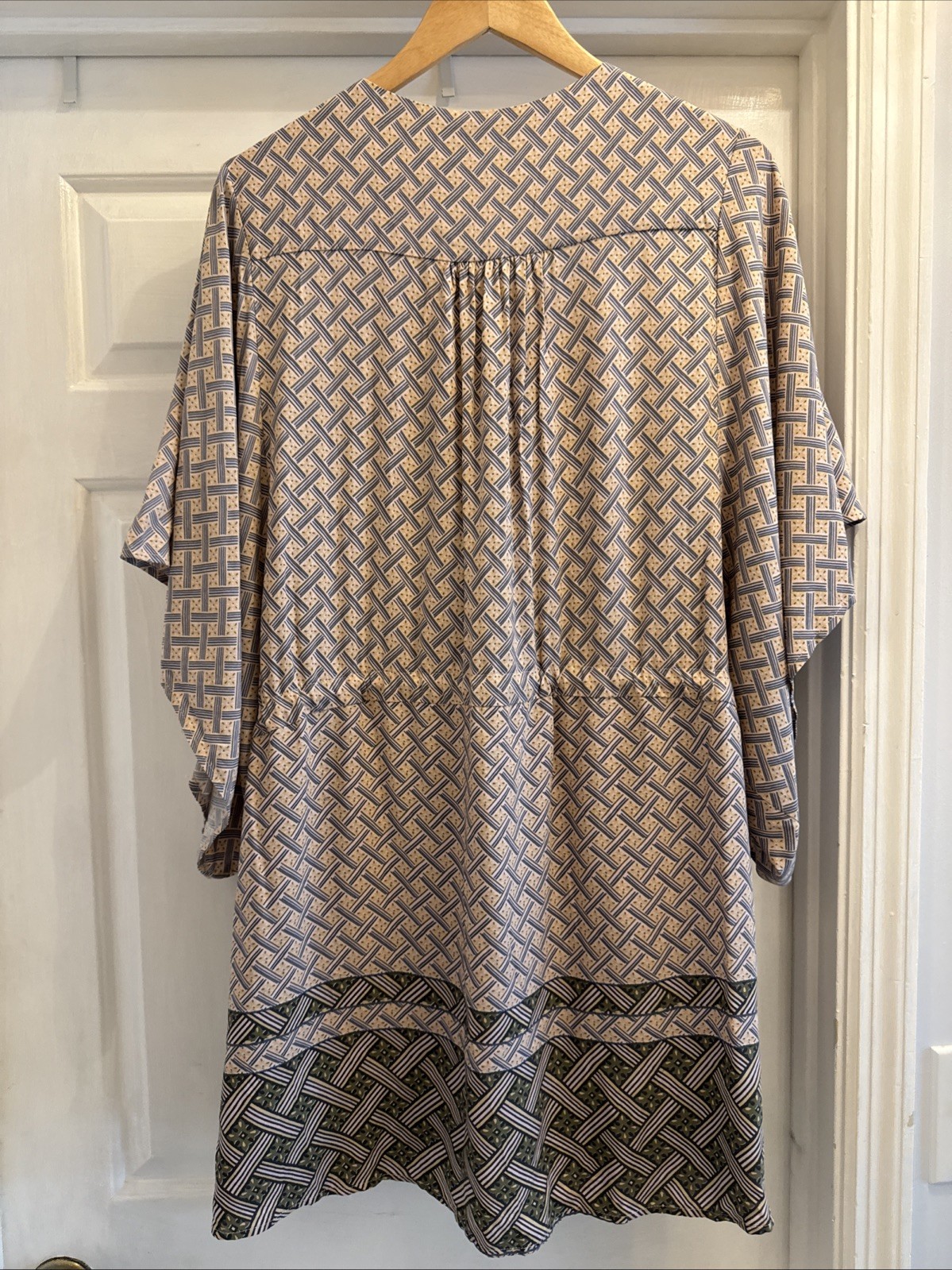 Olivaceous Pattern Kaftan/Tunic Drawstring Waist Size Large NWT Boho Loose Fit