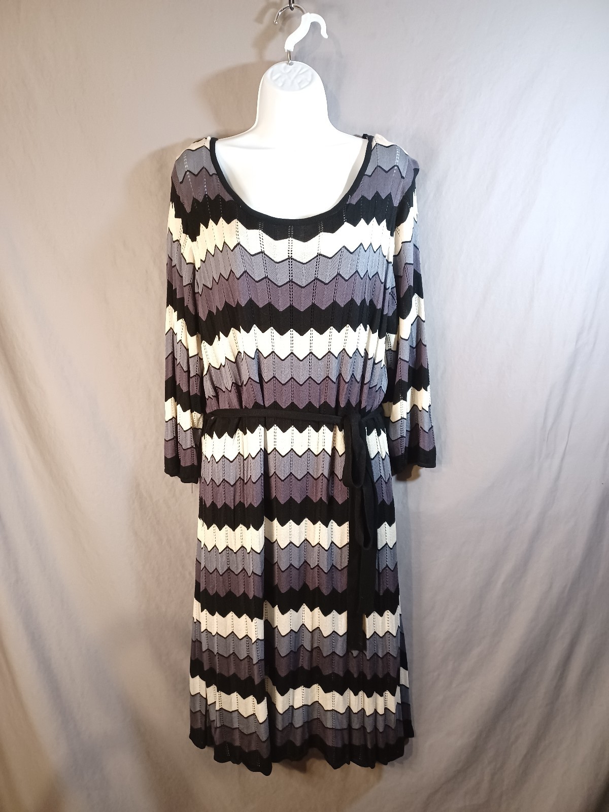 Danny and Nicole Women’s Cheveron Stripe Black White Gray Knit Sweater Dress 3x