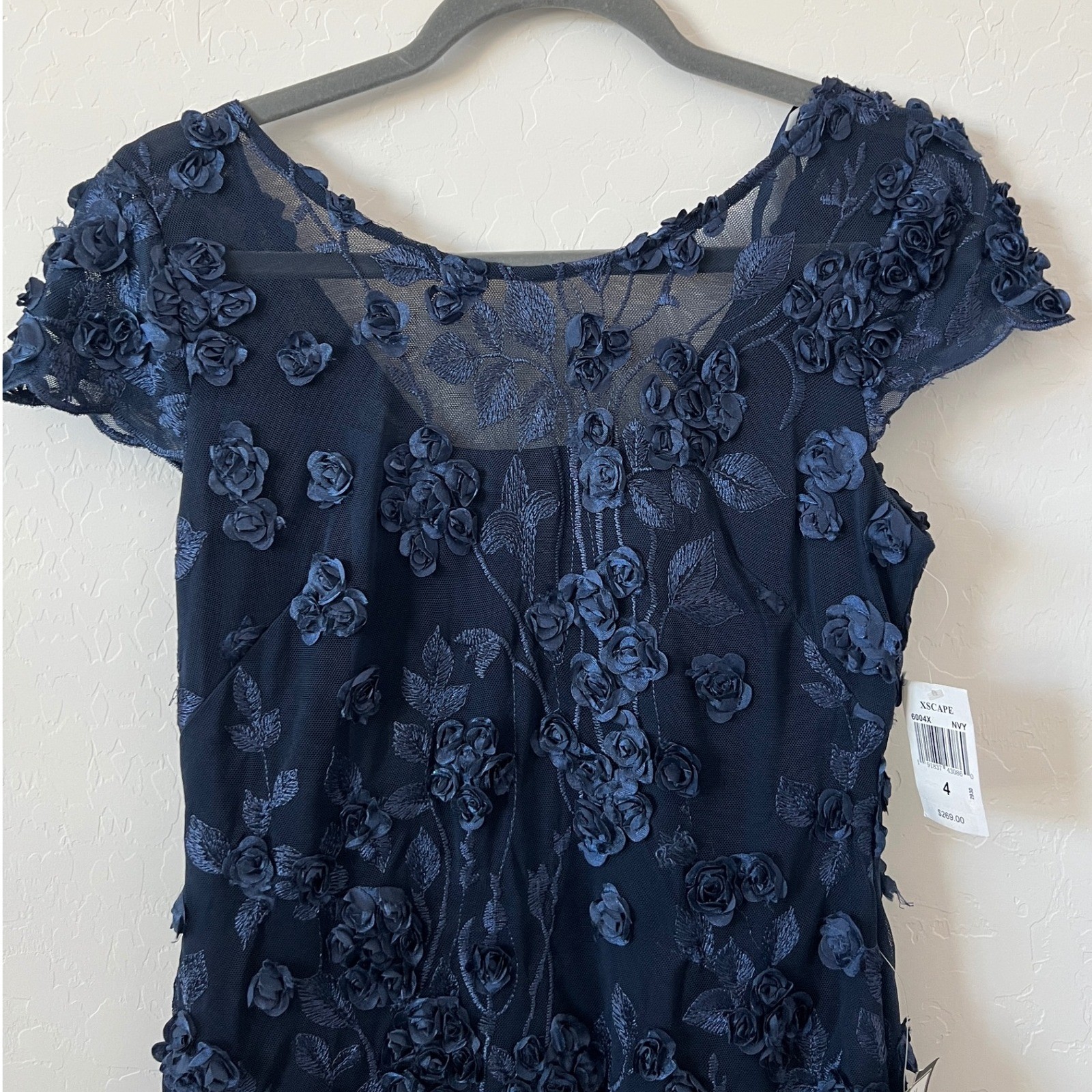 XSCAPE Navy Blue Lace Floral Cap Sleeve V Neck Sheath Dress Size 4