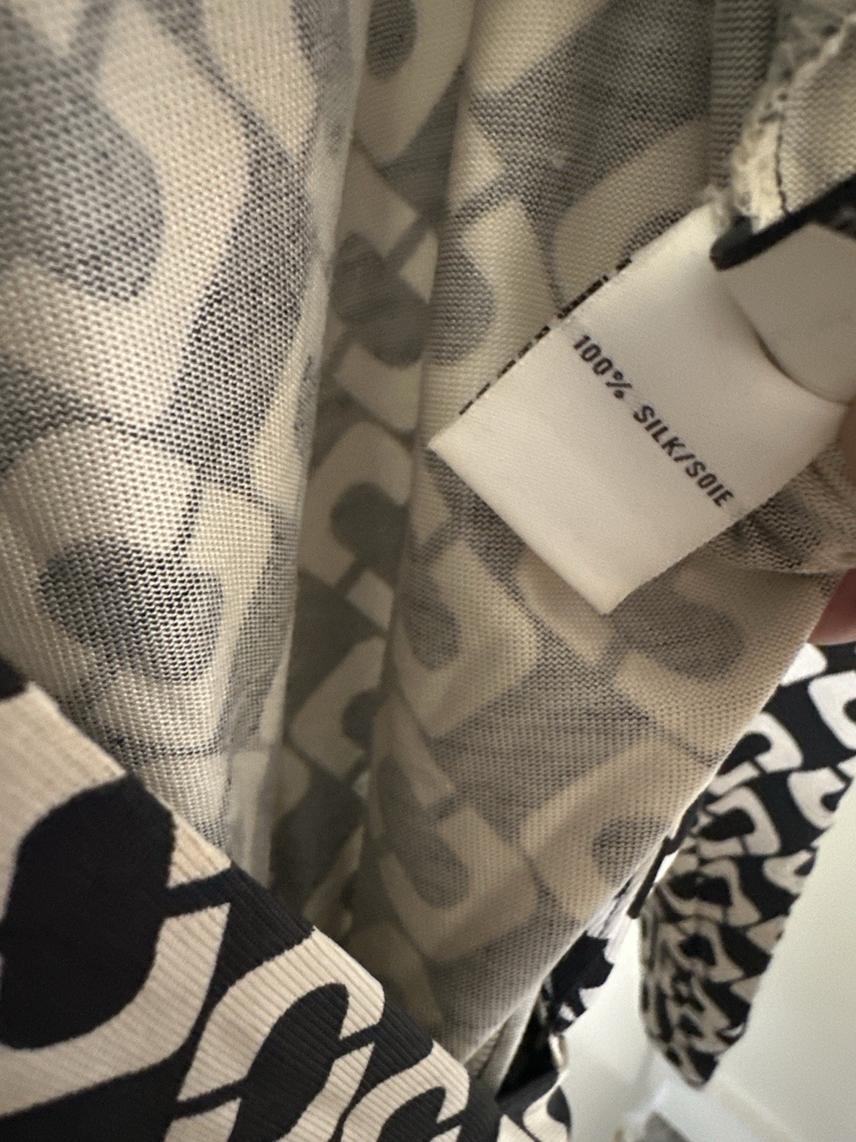 Diane Von Furstenberg DVF 100% Silk Black White Wrap Dress Geometric Print Sz 6