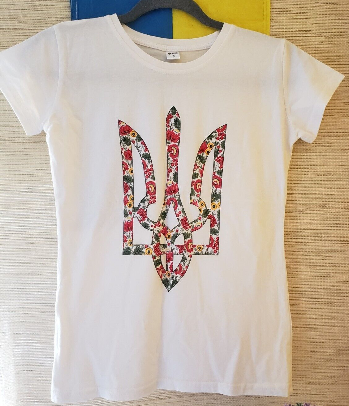 Ukraine Tryzub Tee Ukrainian Flower T-Shirt Cotton Size S