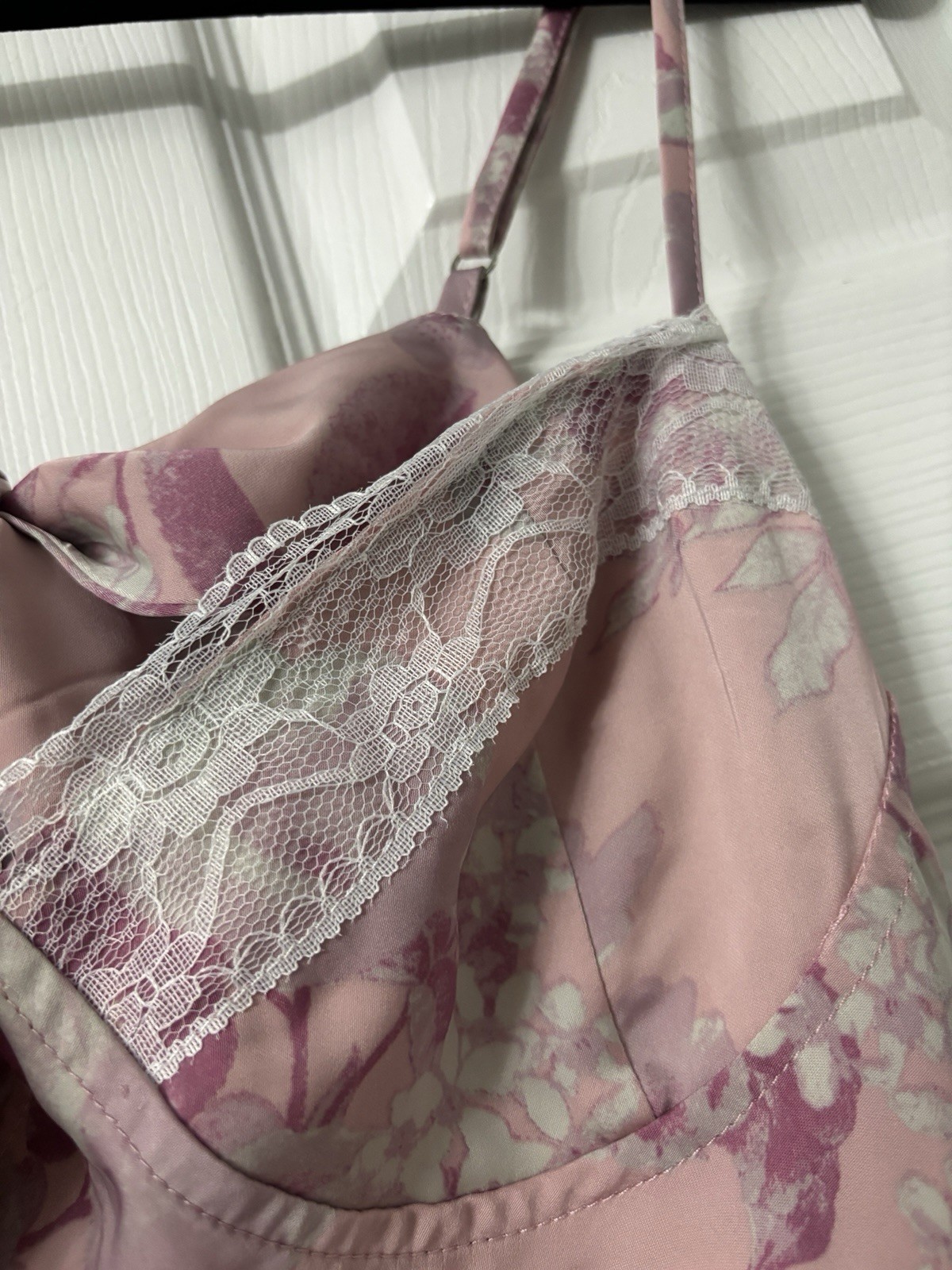 Forever 21 Pink Floral Lace Trim Strappy Sweetheart Mini Slip Dress Women’s M