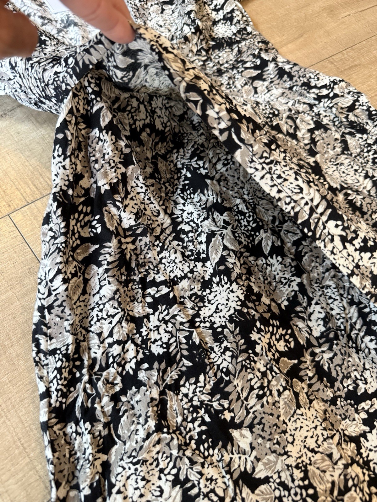 NWT Pampelone Valentina high slit medium floral maxi dress black cream chic