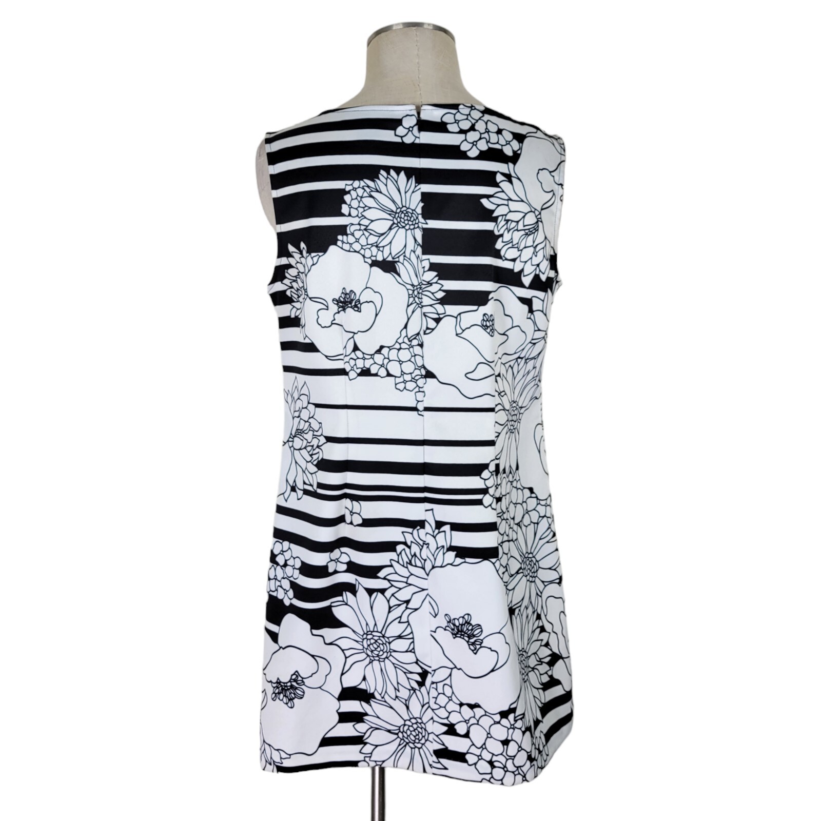 Jessica Howard Shift Dress Size 12 White Black Floral Stripes Above Knee Hemmed