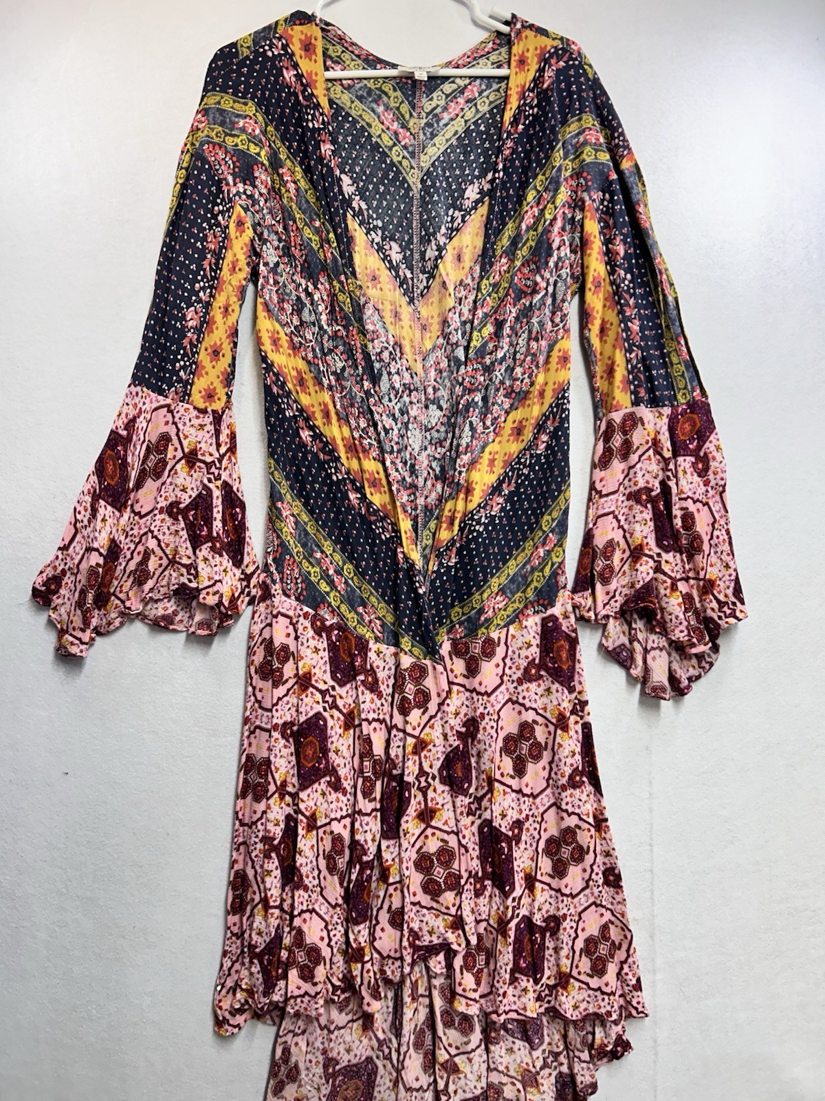 Umgee Women’s Boho Paisley Bell Sleeve Hi-Low Ruffle Kimono Open Front Dress Med