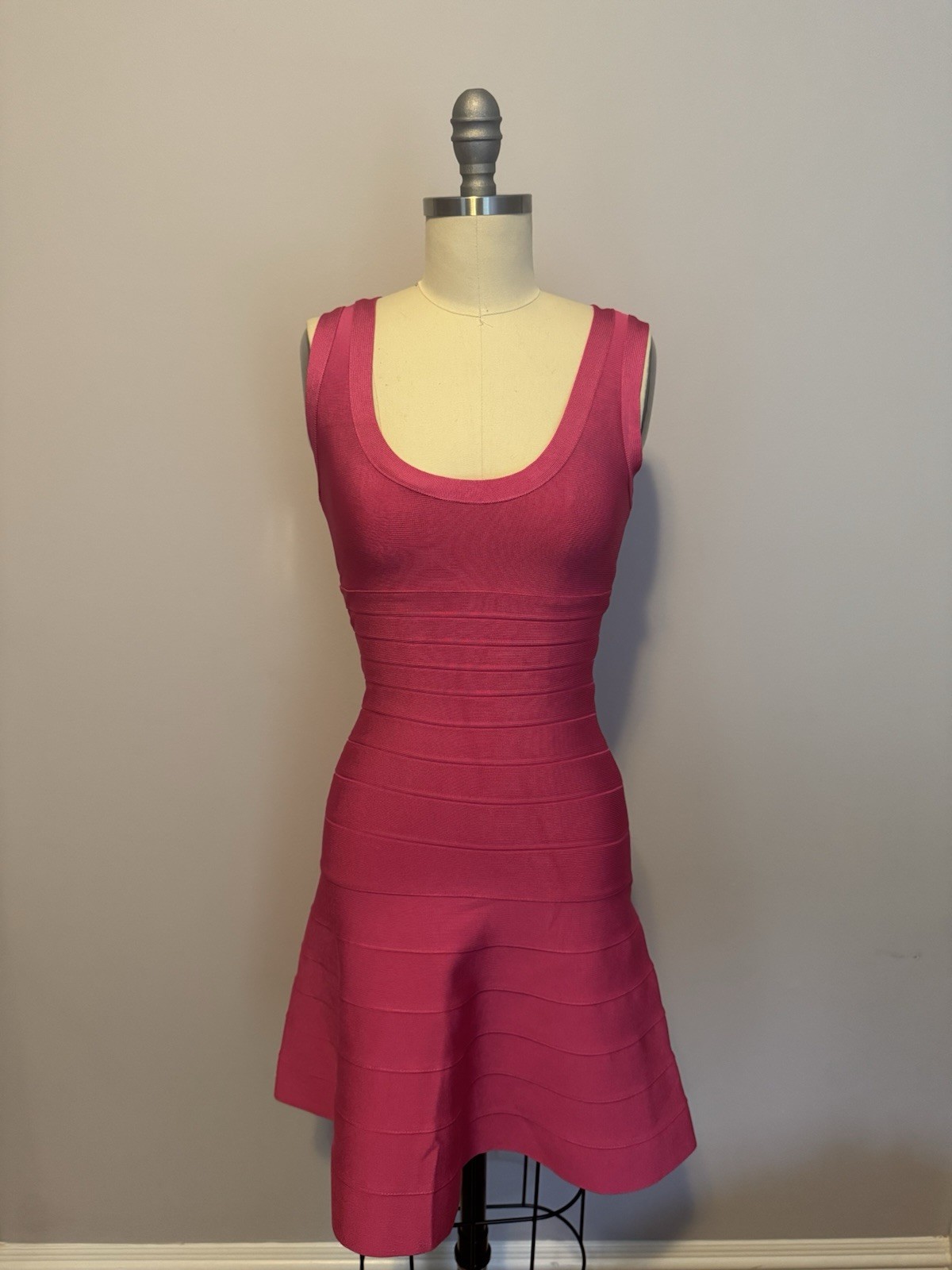 Herve Leger XS Pink Solid Fit & Flare Dress, Sleeveless Scoop Neck Zip