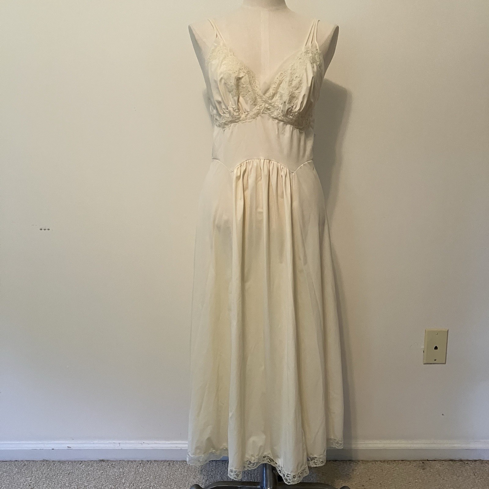 VTG Nylon Slip Dress Lace Basque Waist Chemise Maxi Coquette Ivory Regency Sz 32