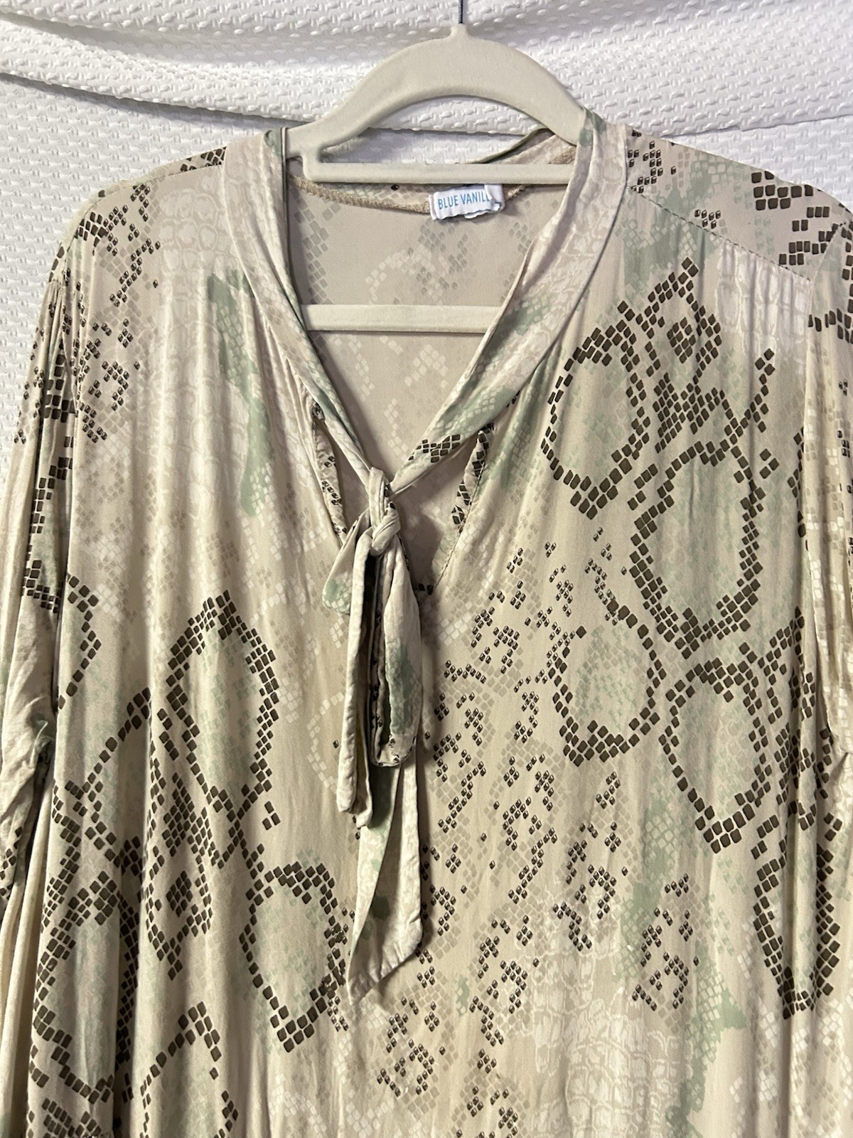 Blue Vanilla Snake Print Tiered Tunic Dress M/L UK Bell Sleeve Tie Neck Beig