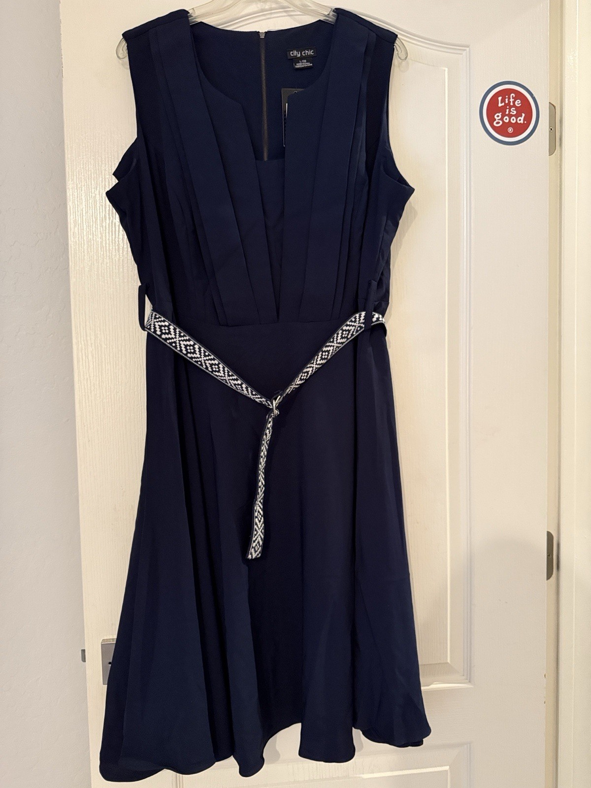 City Chic Women’s Large/ 20 Sleeveless Pleated Belted Midi Dress Blue Cocktail