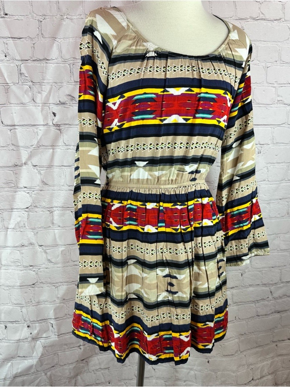 Gianni Bini southwestern boho Dress pleated full skirt Tribal Stripes jr L