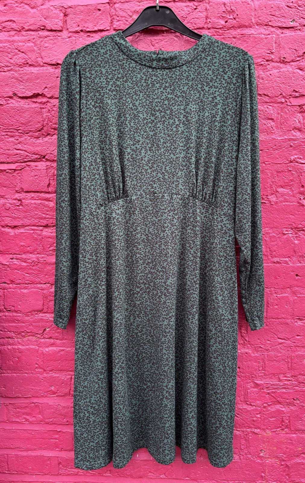 BNWT New Look Curves Green Black Ditsy Floral Casual Jersey Dress Size 22