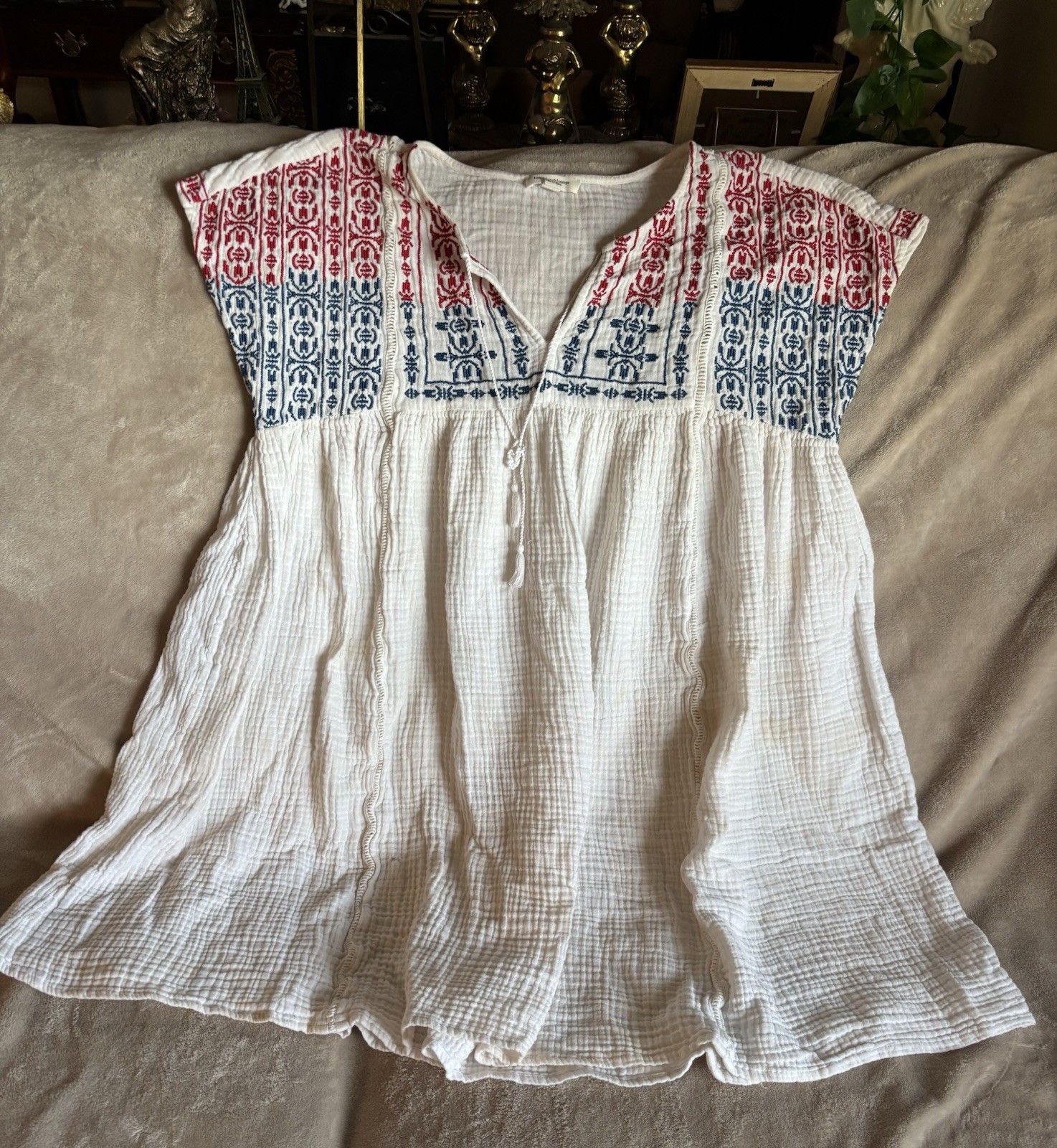 Beach Lunch Lounge Dress Women’s Large White Cotton Gauzy Embroidered Red/Blue