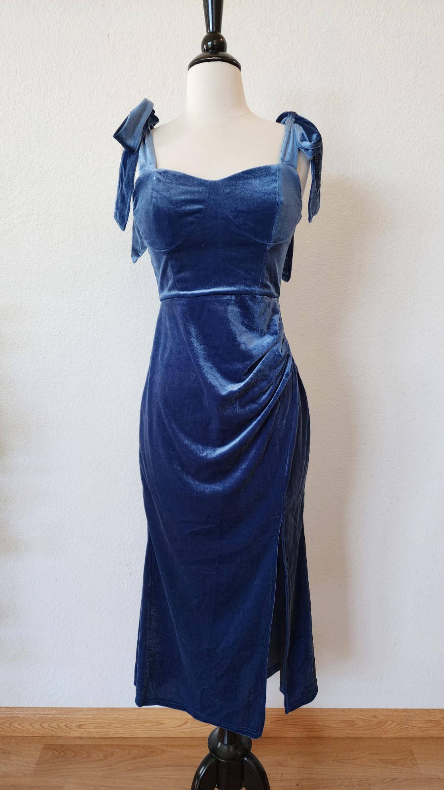 New Anthro Maxi Dress Size Large Blue Velvet Bow Wedding Guest Garden Classic
