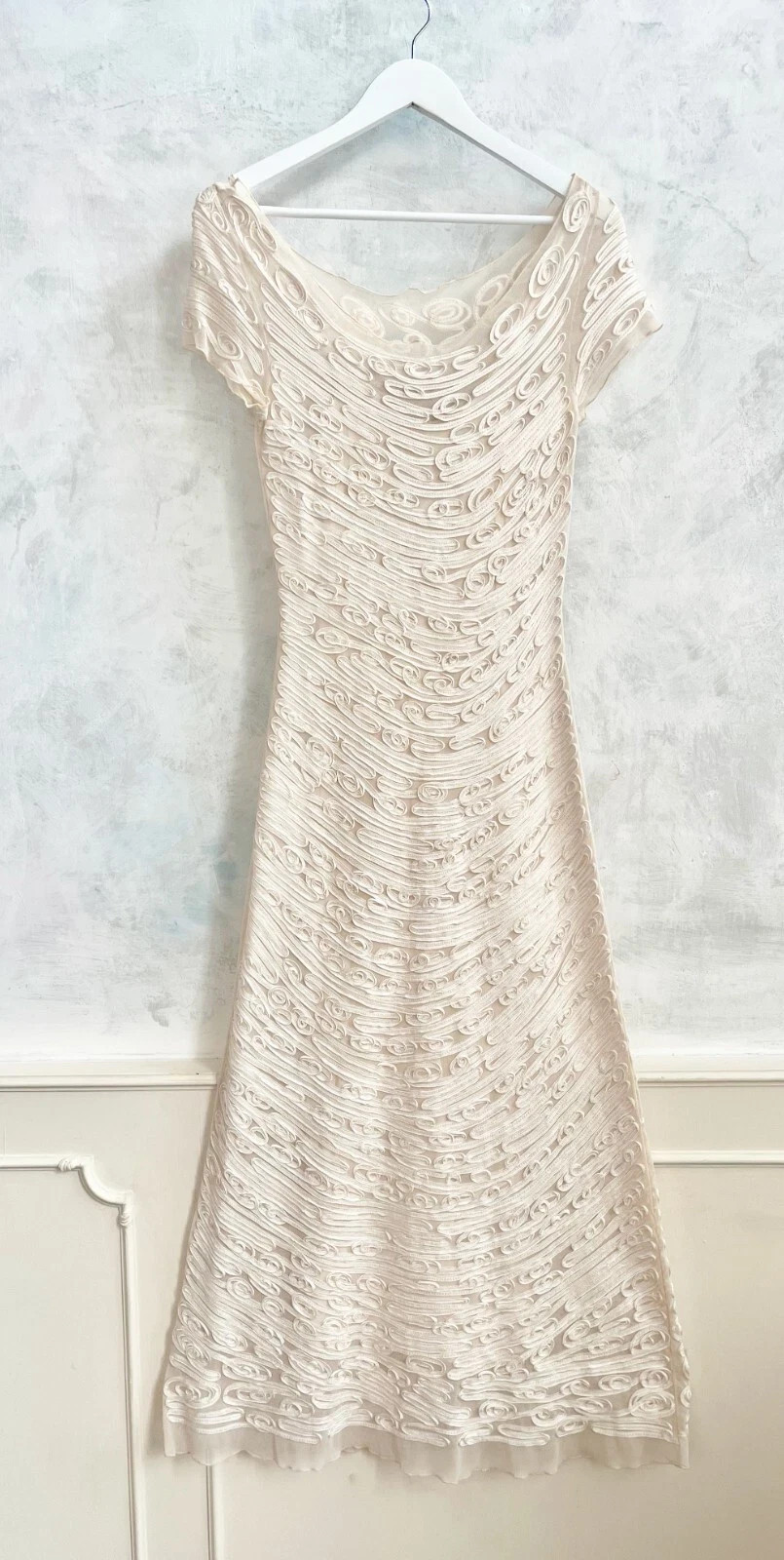 PHASE EIGHT IVORY/OYSTER TAPEWORK SCOUP NECK ELEGANT RIBBON DRESS SIZE 12 BNWT