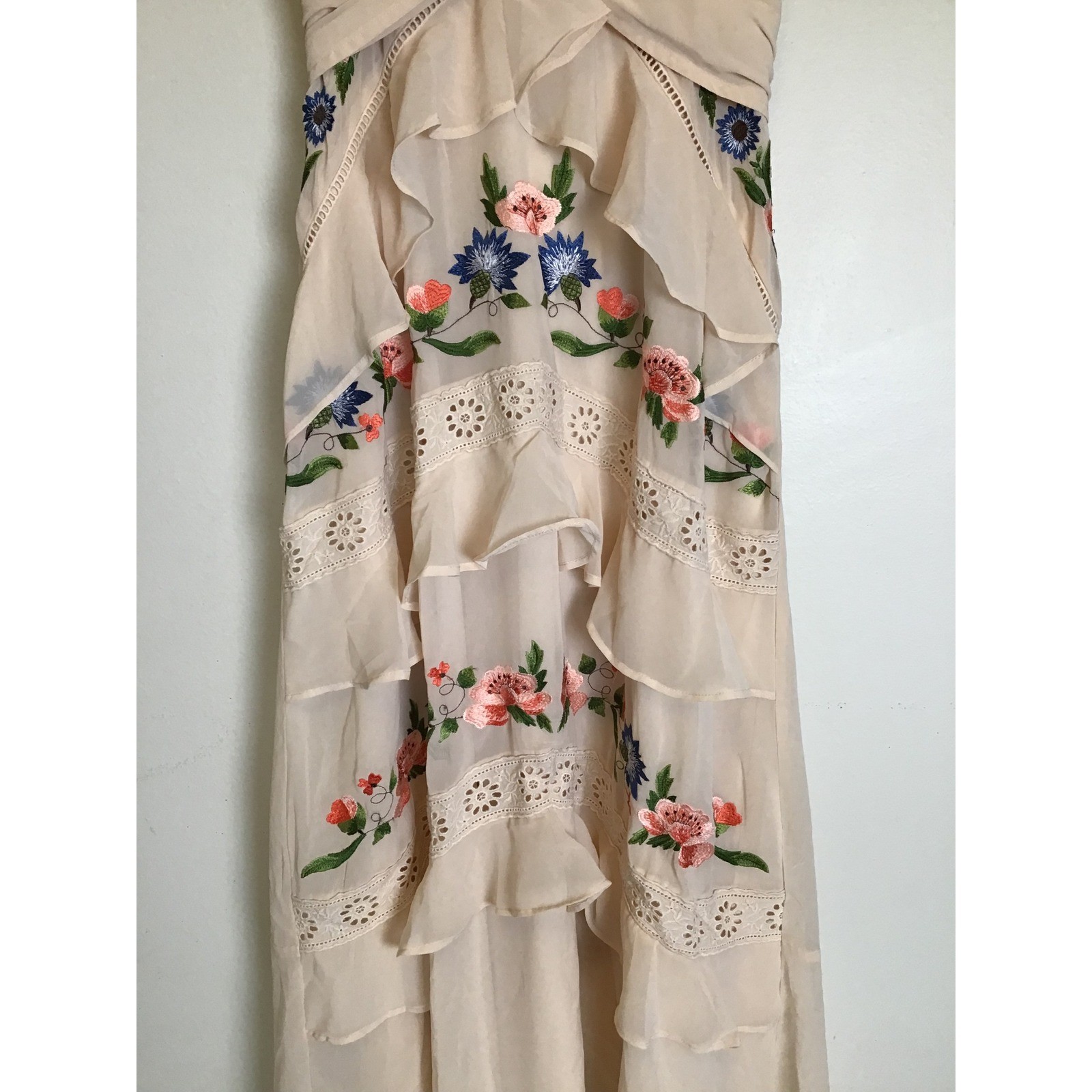 Hope & Ivy Women’s Cream Embroidered V-Neck Tiered Skirt Midi Dress Size 10 NWT