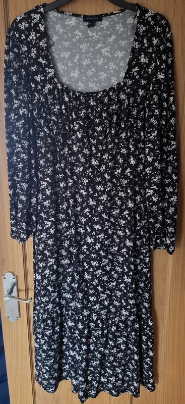 Women’s New Look Curves Black Floral Milkmaid Midi Dress (UK 14 | EU 42 | US 10)