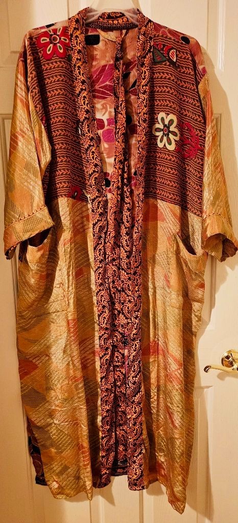 Silk Kimono Robe~ Women’s One Size~ Kimono w/Tie ~Floral ~Tan, Orange, Red~NEW