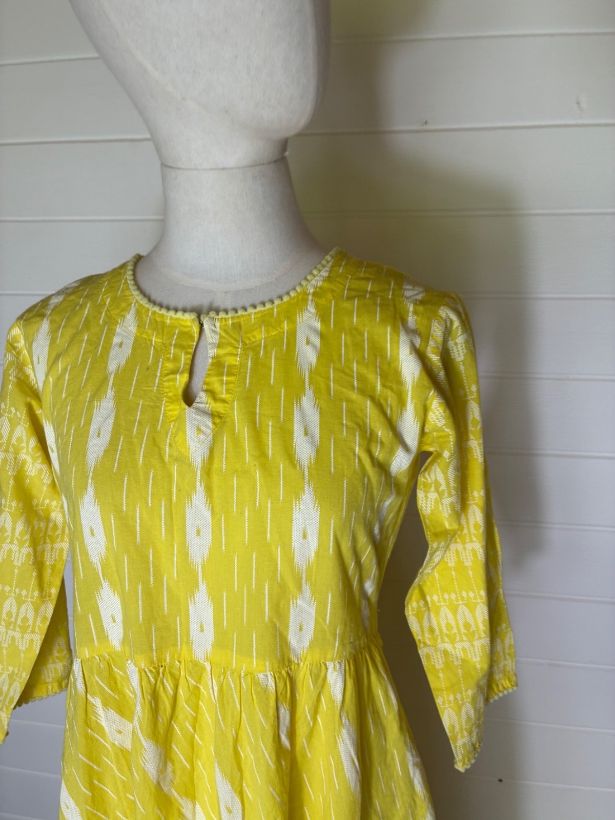 GERUA SIZE XS APPROX 8 10 YELLOW WHITE BATIK STYLE PRINT DRESS FULL SKIRT SUMMER