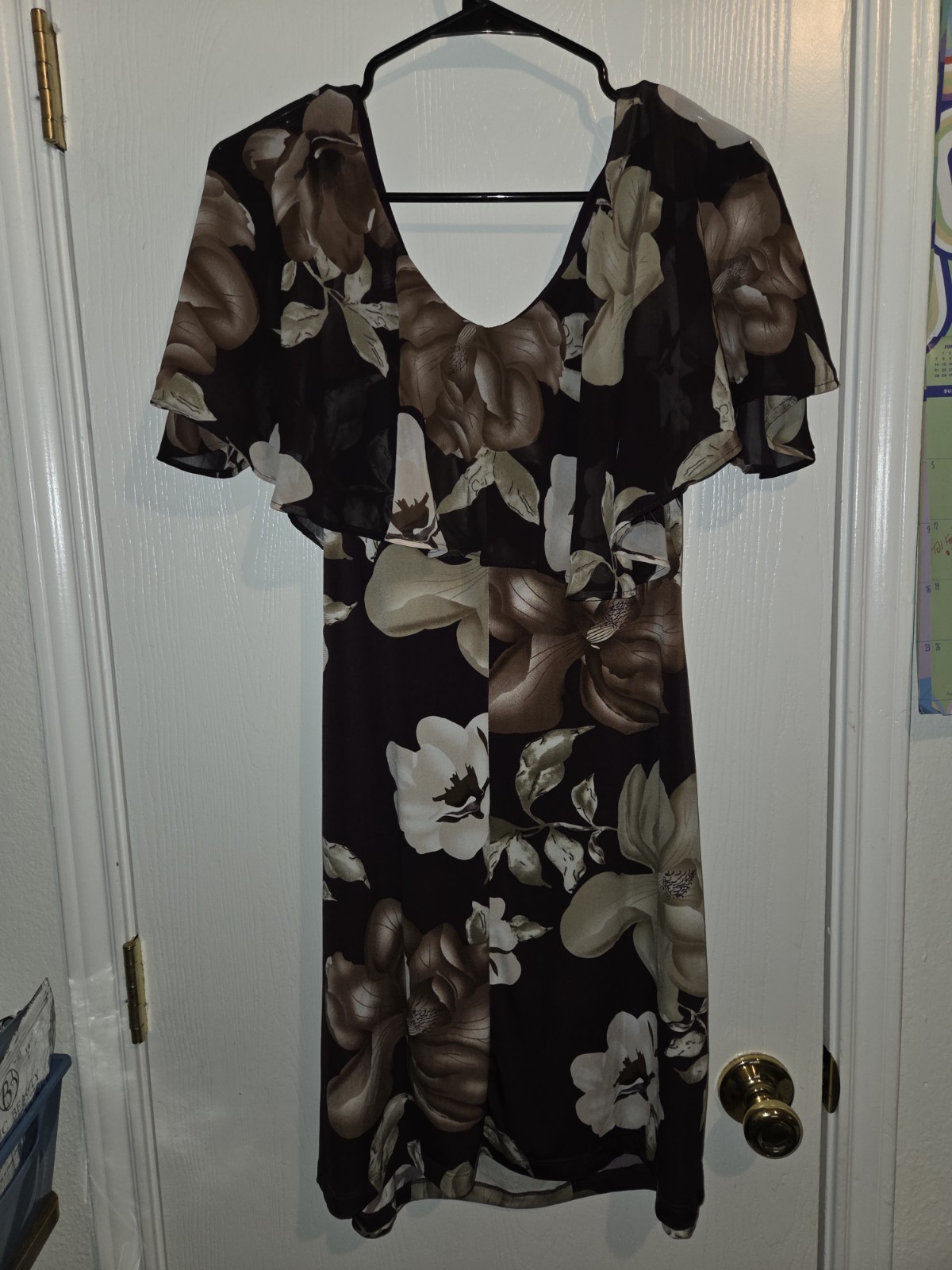 Always Indulge Women’s M Floral Chiffon V-Neck Ruffle Flutter Sleeve Dress