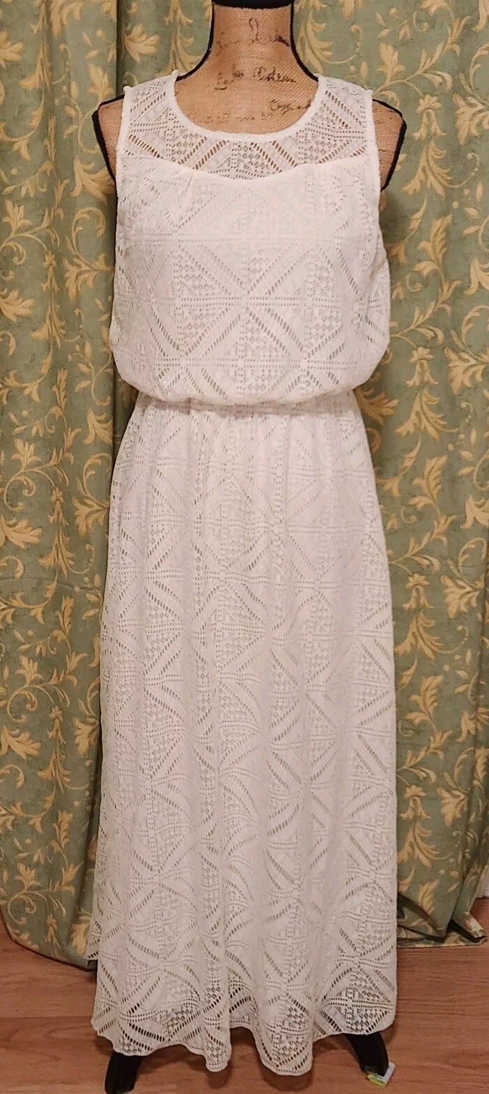 Kings Road Women’s M White Sleeveless Lace Maxi Dress