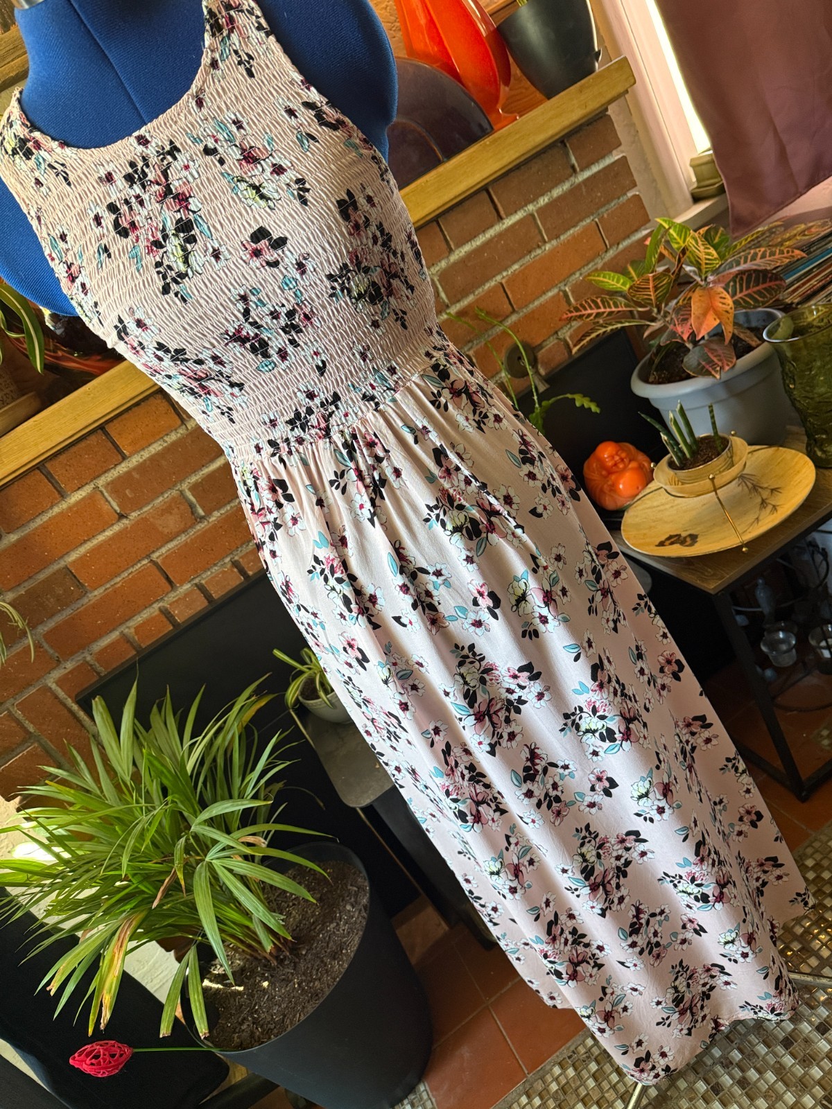 ALMOST FAMOUS women’s SMALL light pink with pink, white, blue flowers long dress